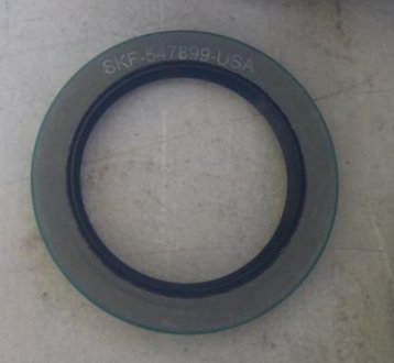 Сальник ступицы внутренний 51x70x8 SKF 547899